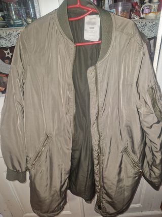 Bomber Bershka verde militar talla M