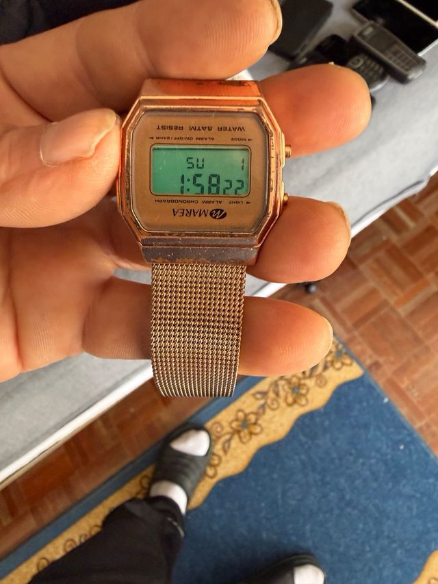 Reloj Marea Dorado Digital