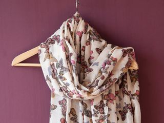 Foulard con estampado de mariposas