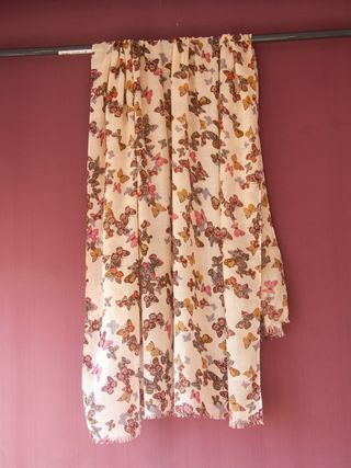 Foulard con estampado de mariposas