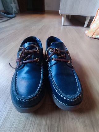 Zapatos náuticos de piel azul marino talla 37