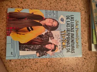 Las locas aventuras de las hermanas de Tik Tok