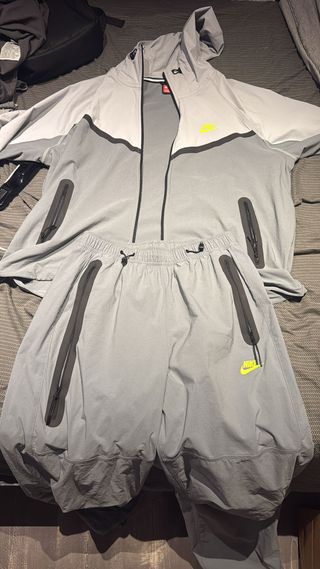 Conjunto Deportivo Nike Gris Talla M