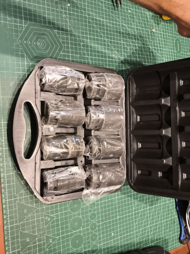 Llave Multiplicadora y Juego de Vasos JBM