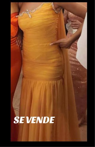 Vestido de fiesta naranja y amarillo
