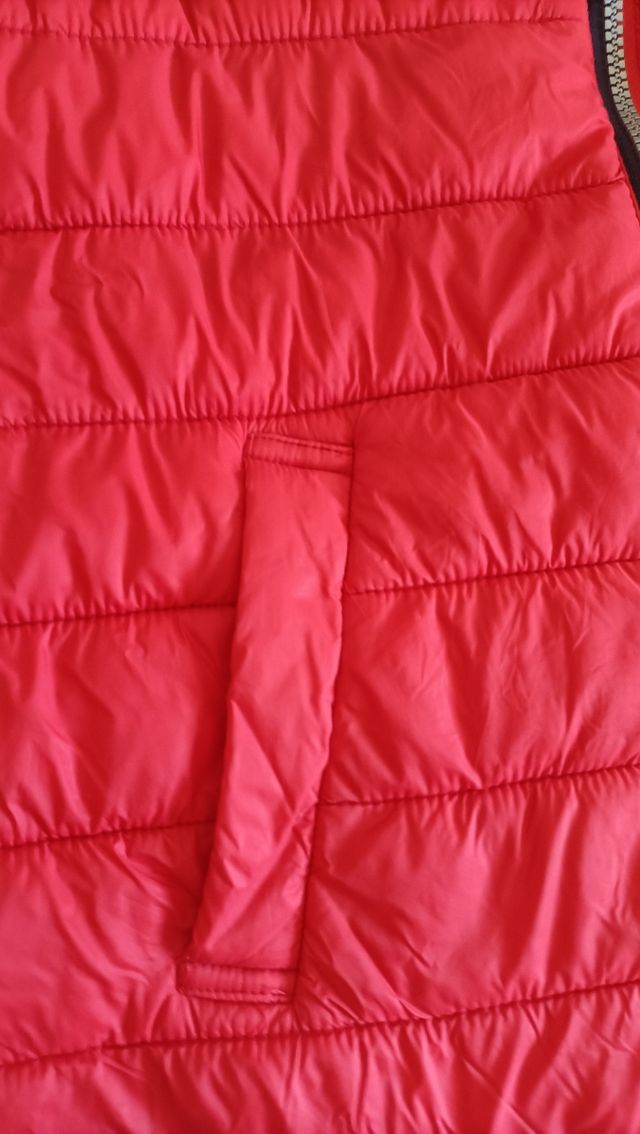 Abrigo acolchado rojo Benetton 10-11 años