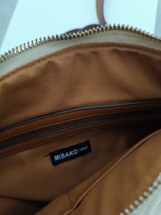 Bolso de hombro beige y marrón