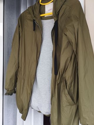 Cazadora fina Pull&Bear verde militar