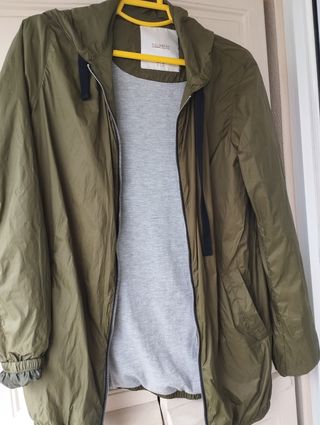 Cazadora fina Pull&Bear verde militar