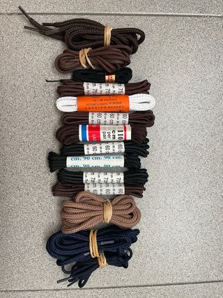 Surtido de 14 cordones zapatos.