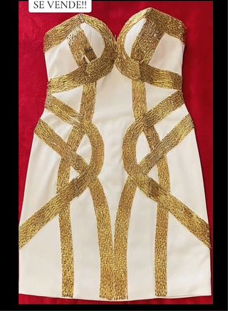 Vestido de fiesta blanco y dorado