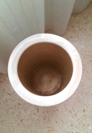 PARAGÜERO DE CERÁMICA COLOR CREMA