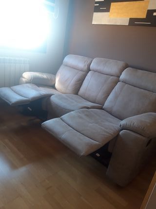 Sofá 3 plazas taupe sin estrenar.