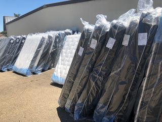 Liquidacion de COLCHONES y CAMAS