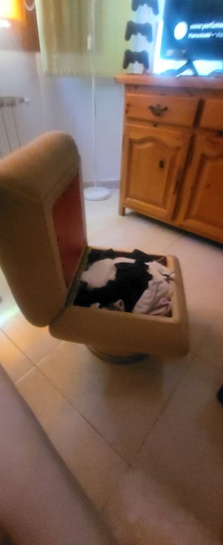 Puff de tela beige y marrón