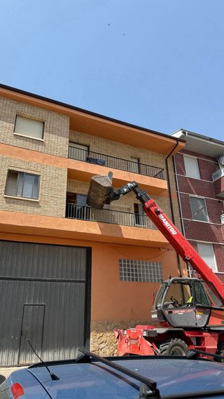 Alquiler Manitou Giratoria 1635 con maquinista