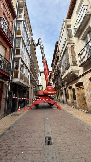 Alquiler Manitou Giratoria 1635 con maquinista