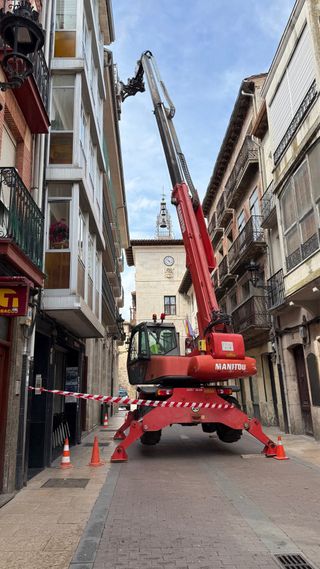 Alquiler Manitou Giratoria 1635 con maquinista