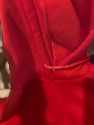 Sudaderas con capucha azul y roja