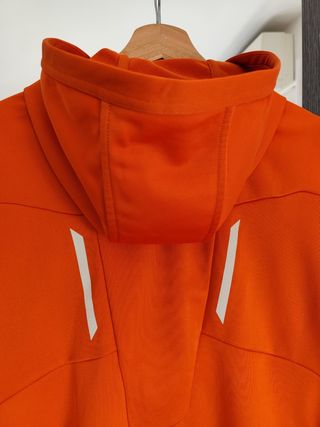 Chaqueta Adidas con capucha naranja