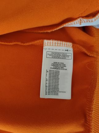 Chaqueta Adidas con capucha naranja
