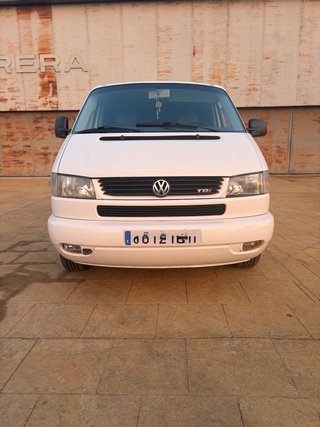 Volkswagen T4, año 2001, 150 cv.