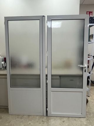 Puerta doble de aluminio