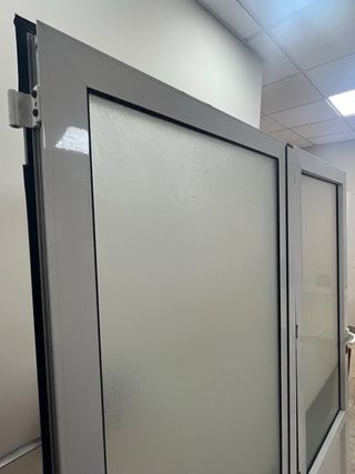 Puerta doble de aluminio