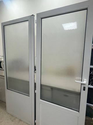 Puerta doble de aluminio