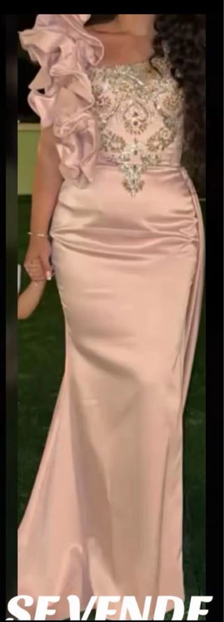 Vestido de fiesta rosa y dorado