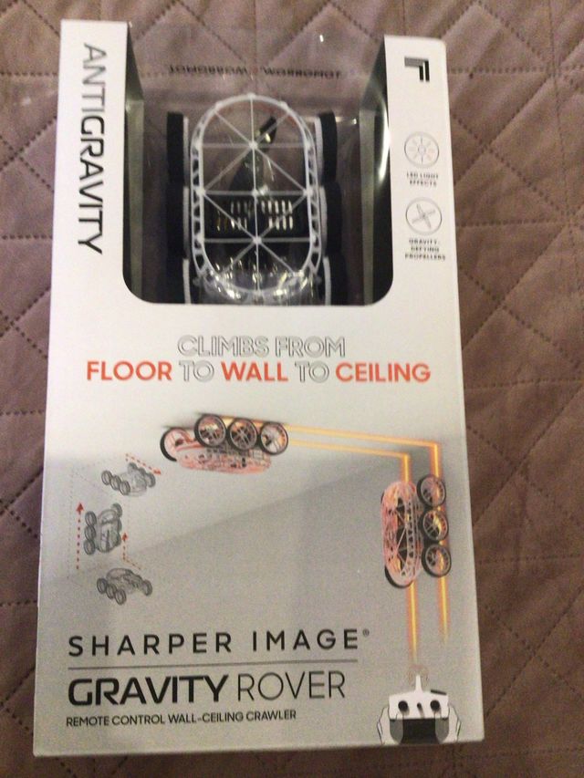 sharper image gravita rover; un vehículo de contro