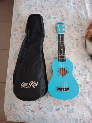 Ukelele azul Ma Kai con funda