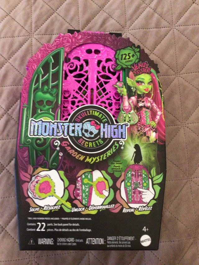 Monster High Skulltimate Secrets Garden Mysteries