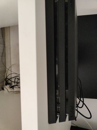 PS4 Pro + Mando + 5 Juegos

