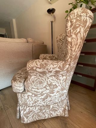 Sillón de salón estampado floral