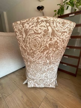 Sillón de salón estampado floral