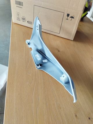 Tapa lateral BMW S1000XR 76817924512