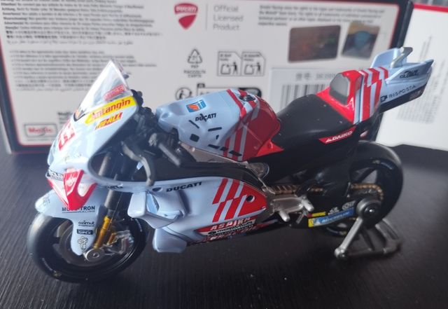 Miniatura Honda MotoGP 2024 Marc Márquez