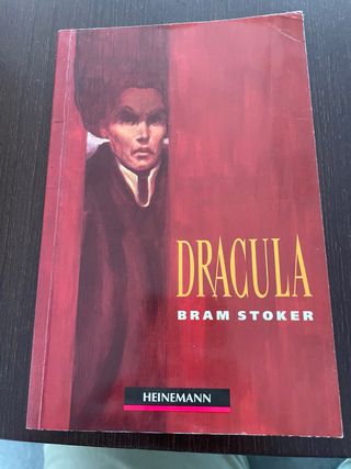 Dracula: Intermediate Level (Heinemann Guided R...