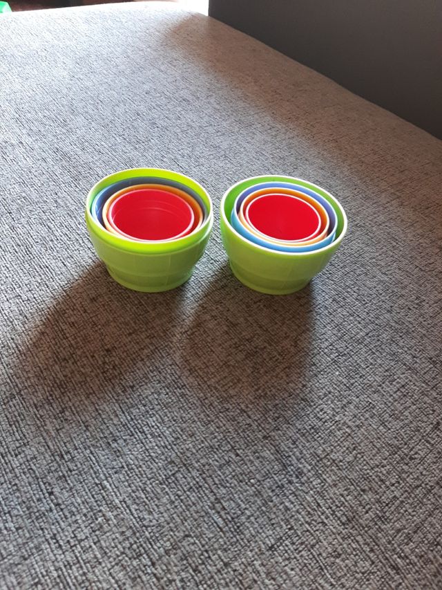 Barriles de colores para jugar