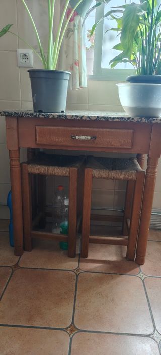 Mesa de cocina mármol y madera