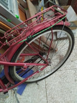 Bicicleta Raleigh Rosa y Blanca