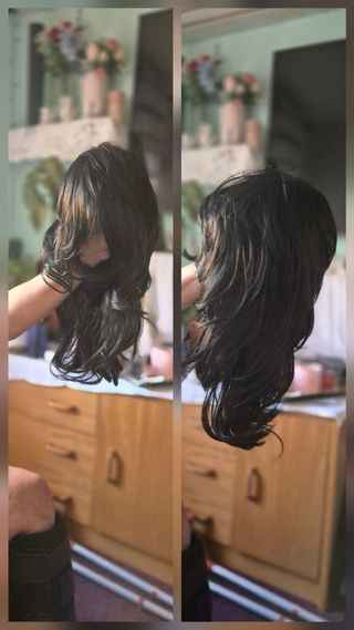 Peluca larga ondulada negra y castaña