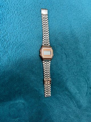 Reloj Digital Retro Unisex Correa Metálica