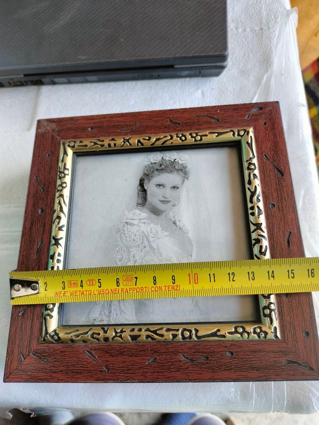 Porta gioie marrone e oro legno con portafoto