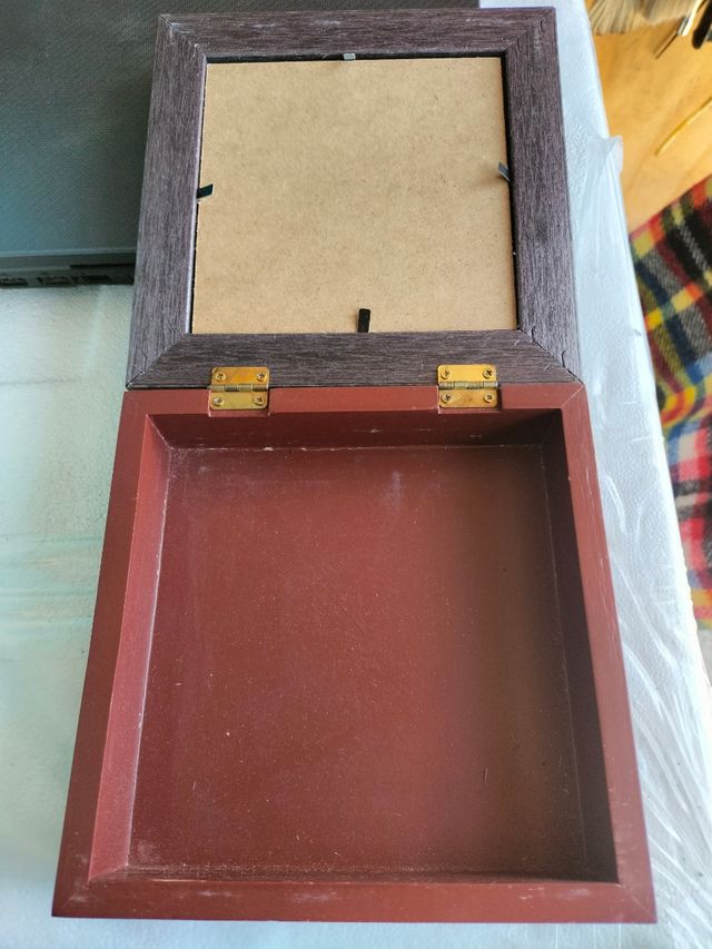 Porta gioie marrone e oro legno con portafoto