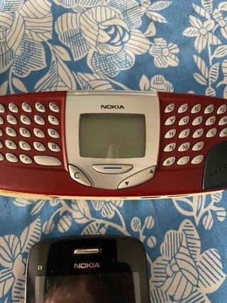Móvil Nokia Rojo y Negro