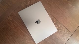 MacBook Pro M2 16 GB RAM Plata