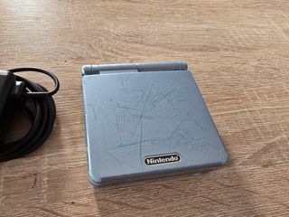 Nintendo Game Boy Advance SP Plata
