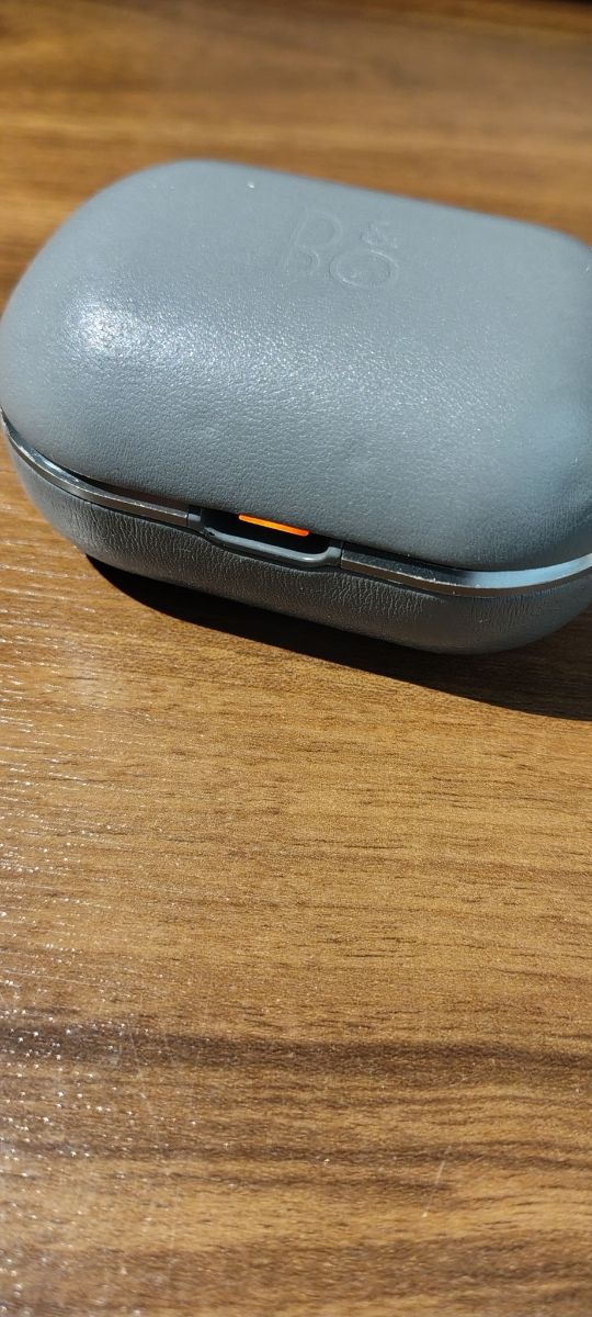 Estuche Carga Bang & Olufsen E8 Motion